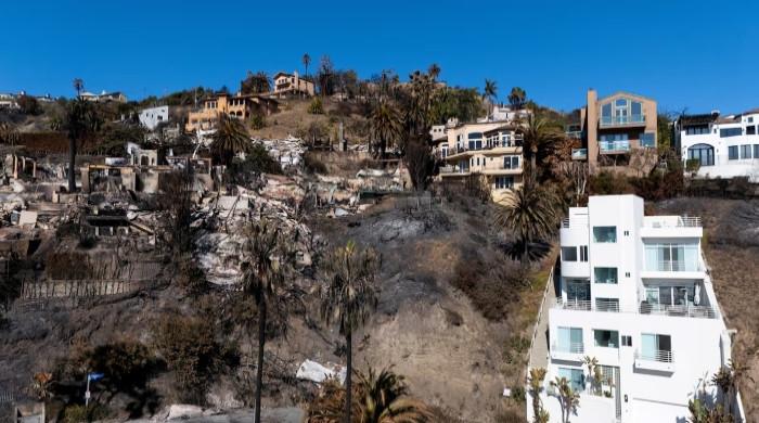 Los Angeles fire evacuees told they can't return for a week