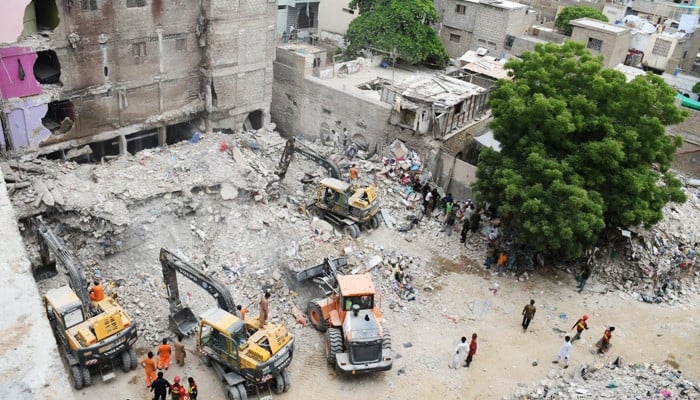 27 dead as Lyari building collapse rescue ends after 60 hours 1 27 dead as Lyari building collapse rescue ends after 60 hours