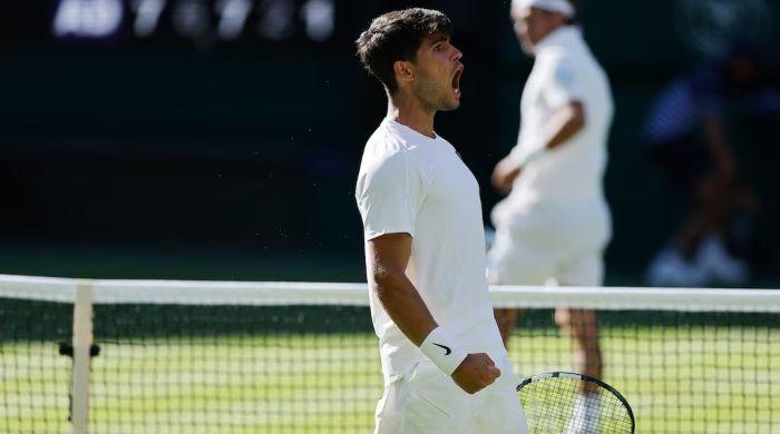 Alcaraz survives, Sabalenka cruises on Wimbledon's hottest opening day