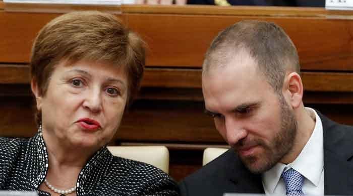 Argentina seals $20 billion IMF deal, tears down currency controls 1 Argentina seals $20 billion IMF deal, tears down currency controls