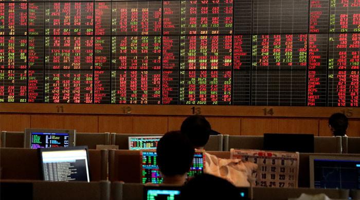 Asian stocks struggle on trade war fears