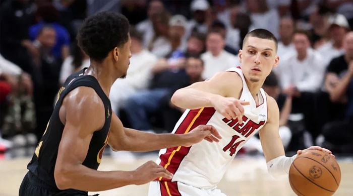 Cavaliers scorch Heat, Warriors down Rockets in thriller