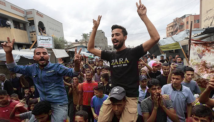 Celebrations erupt in Gaza and Israel after ceasefire announced