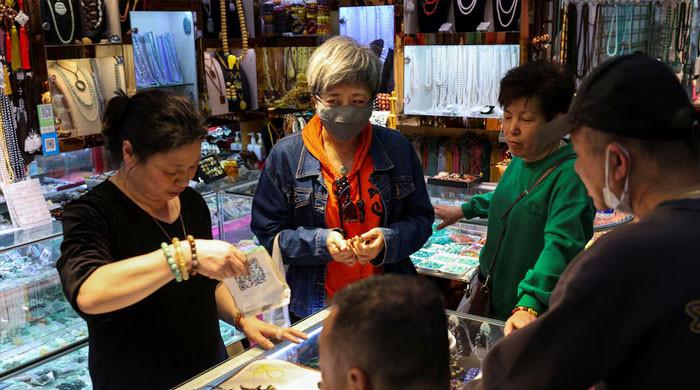 Chinese savers decry falling deposit rates but still won’t spend more