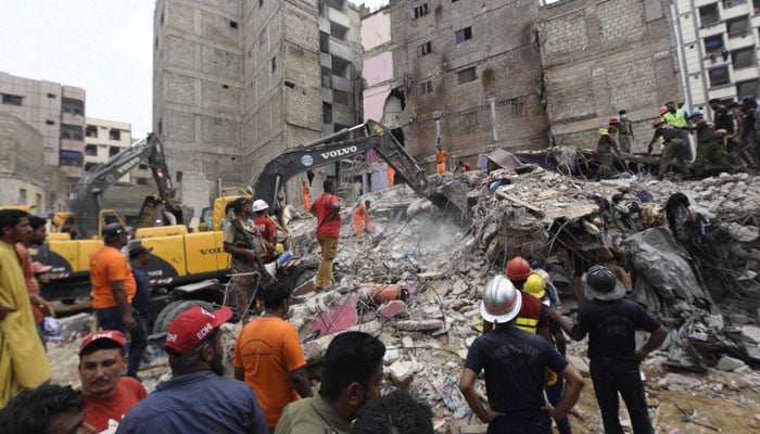 Death toll in Karachi building collapse climbs to 26 as more bodies pulled out from rubble 1 Death toll in Karachi building collapse climbs to 26 as more bodies pulled out from rubble