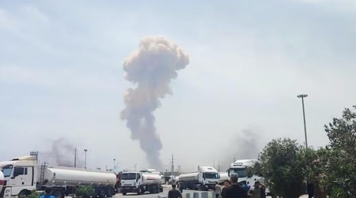 Explosion at port in Iran's Bandar Abbas kills 4, injures over 500 1 Explosion at port in Iran's Bandar Abbas kills 4, injures over 500