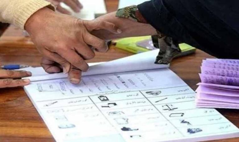How democracies erode | Political Economy