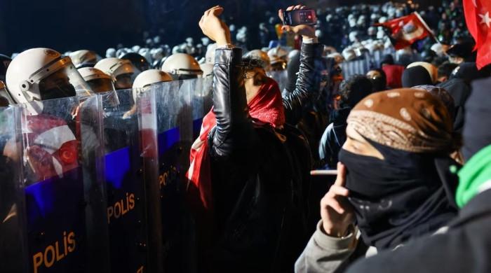 Hundreds detained in Turkey as crackdown fails to deter protestors 1 Hundreds detained in Turkey as crackdown fails to deter protestors