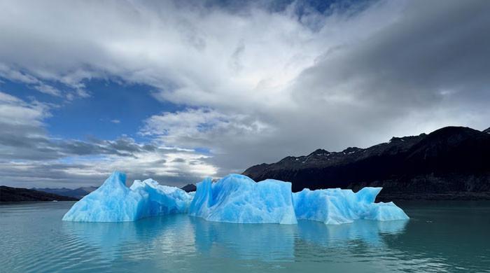 Massive ice chunk break offs at Argentina’s Perito Moreno glacier