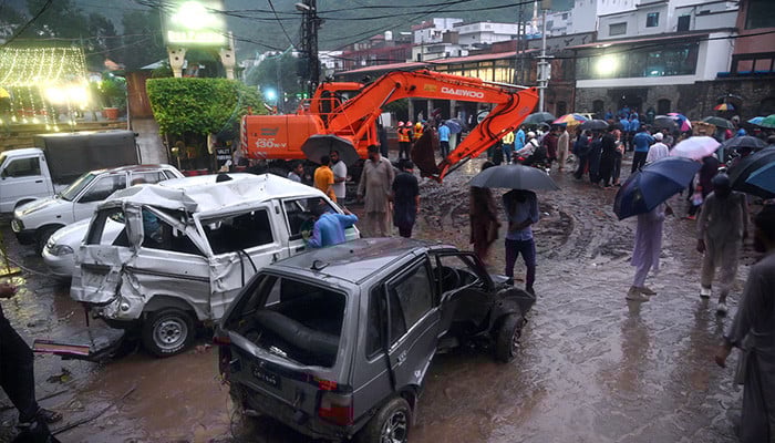 Monsoon death toll climbs to 242 as President, PM order swift response 1 Monsoon death toll climbs to 242 as President, PM orders swift response