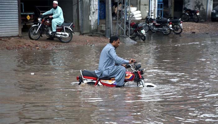 Monsoon death toll nears 300 amid continued downpours