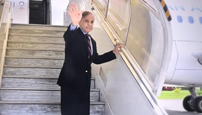 PM Shehbaz leaves for Doha to attend Arab-Islamic summit on Israeli assault