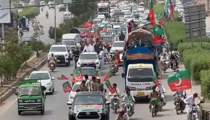 PTI workers take to streets to demand Imran Khan's release amid 'crackdown'