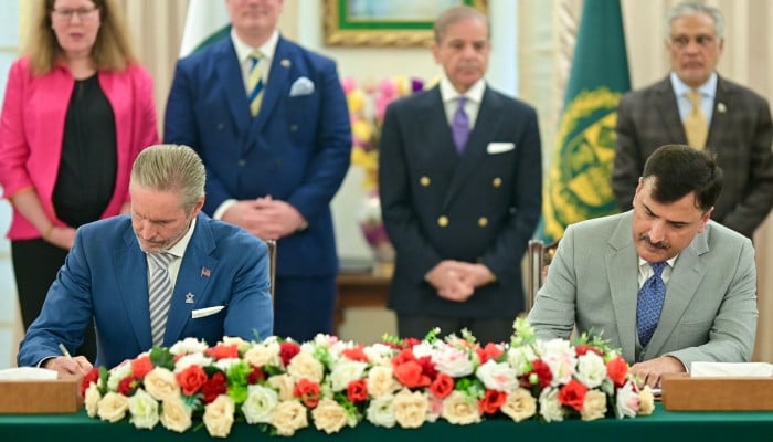Pakistan inks MoUs with US firms on minerals, $500m pledged