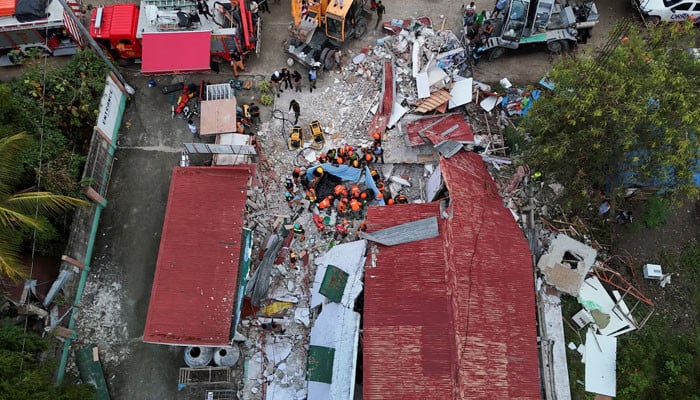 Philippine quake toll rises to 72 as search winds down