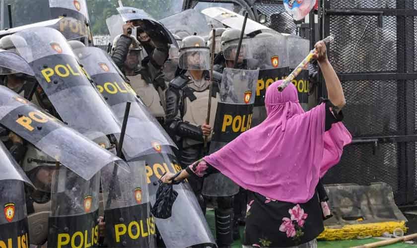 Pink and green: Indonesia’s season of reckoning | Political Economy 1 Pink and green: Indonesia’s season of reckoning | Political Economy