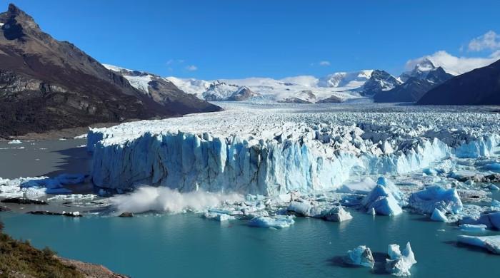Towering ice falls from Argentina's Perito Moreno glacier 1 Towering ice falls from Argentina's Perito Moreno glacier