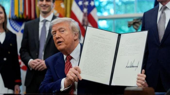 Trump expands Apple tariff threat to all smartphones