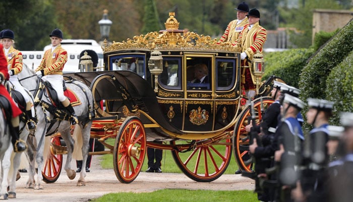 Trump given royal welcome on UK state visit 1 Trump given royal welcome on UK state visit