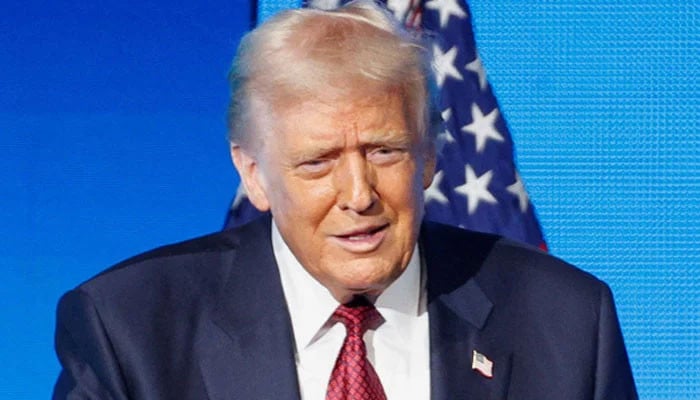 Trump warns air traffic controllers to return to work 'immediately'