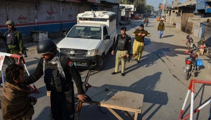 Two security personnel martyred in Sherani; Bannu terror attacks foiled