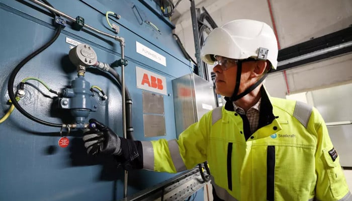 UK grid turns to flywheels for steady power supply