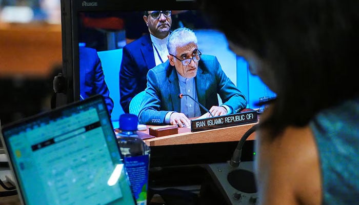 UN Security Council votes to reimpose Iran nuclear sanctions 1 UN Security Council votes to reimpose Iran nuclear sanctions