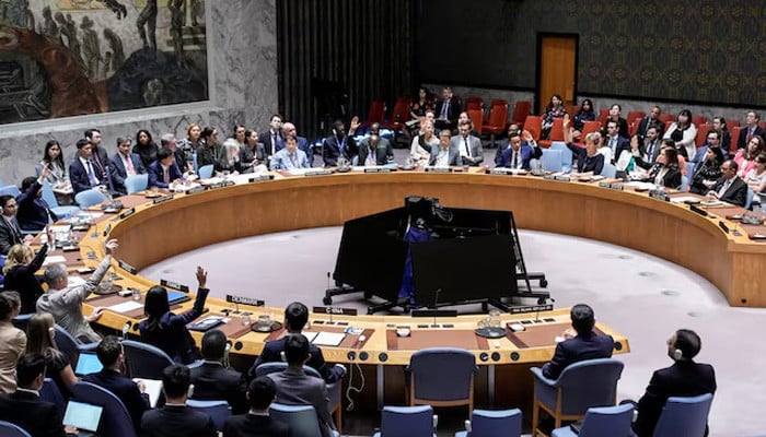 UN sanctions on Iran loom after vote to delay fails