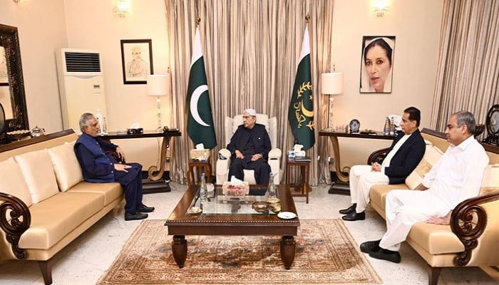 War of words ends as PML-N, PPP reach fragile peace in Nawabshah huddle