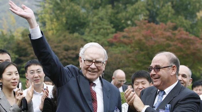 Warren Buffett: Billionaire who built empire on modesty and simple tactics