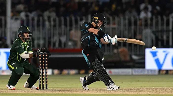 Williamson’s century guides New Zealand into Tri-nation series final